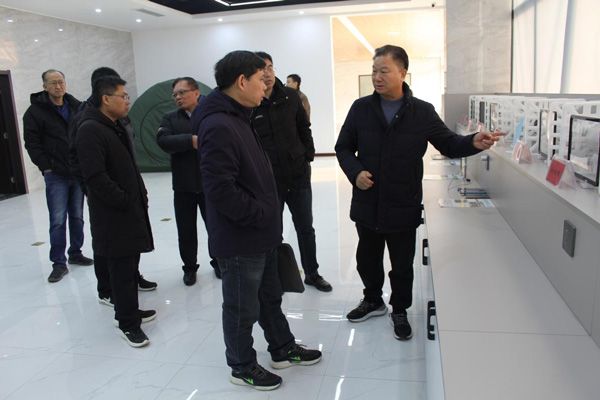 省“万人助万企”活动第八工作组莅临奇趣腾讯分分光电调研
